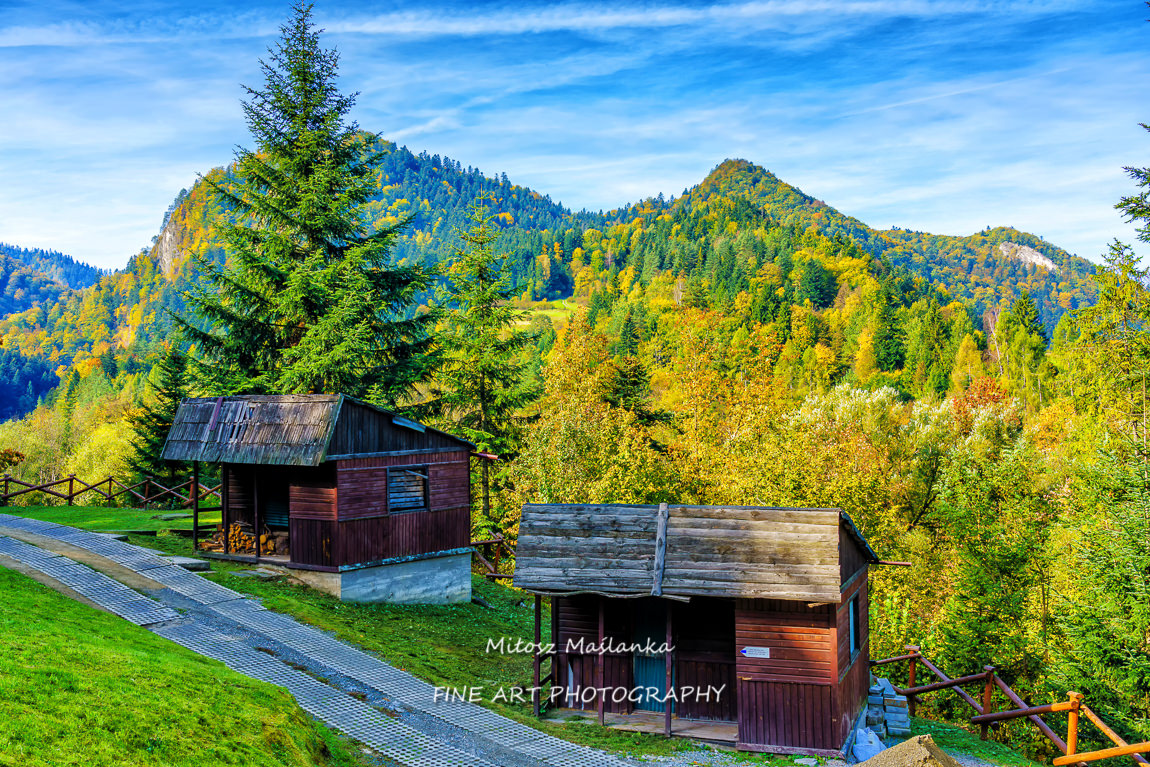 Beautiful panorama in Pieniny mountains, Poland on a sunny, warm autumn morning.